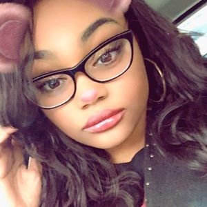 Meet your Posher, Teandrea